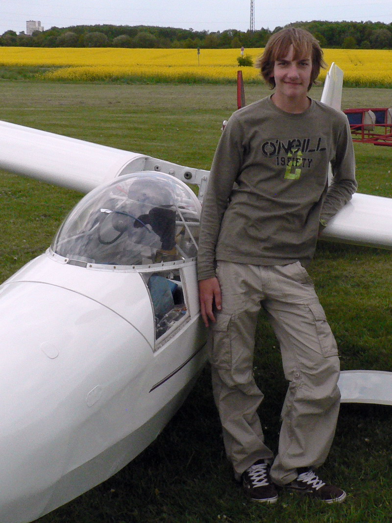 2009-05-10_alex_d Alexander Dodel auf dem Flugplatz Sierksdorf / Hof Altona