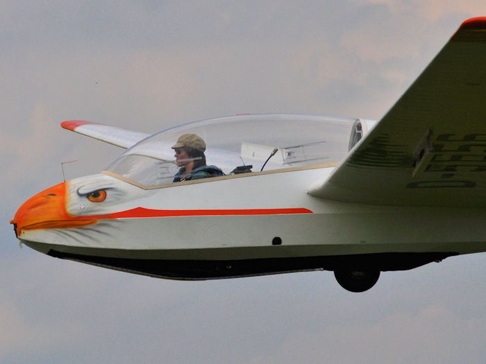 2010-05-29_nele Nele Lendt im Landeanflug bei ihrer B-Prüfung